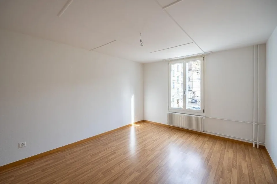 Teilsanierte 3.5-Zi. Wohnung 2. OG