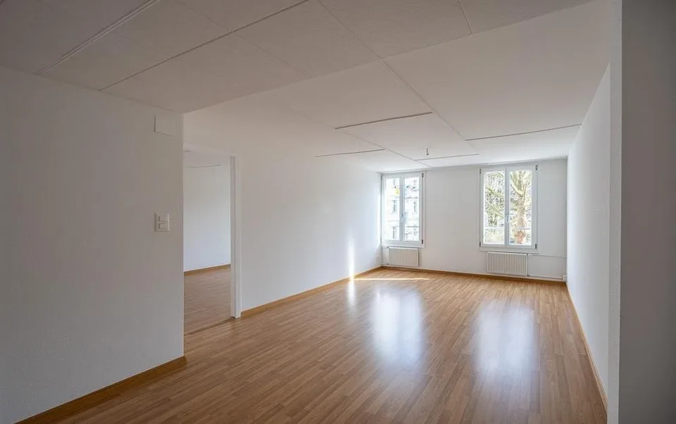 Teilsanierte 3.5-Zi. Wohnung 2. OG – Foto 7 von 8