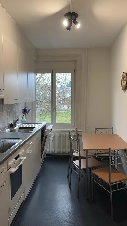 Helles möbliertes Zimmer in 4-er WG im Herzen von St. Gallen - inkl. Nebenkosten