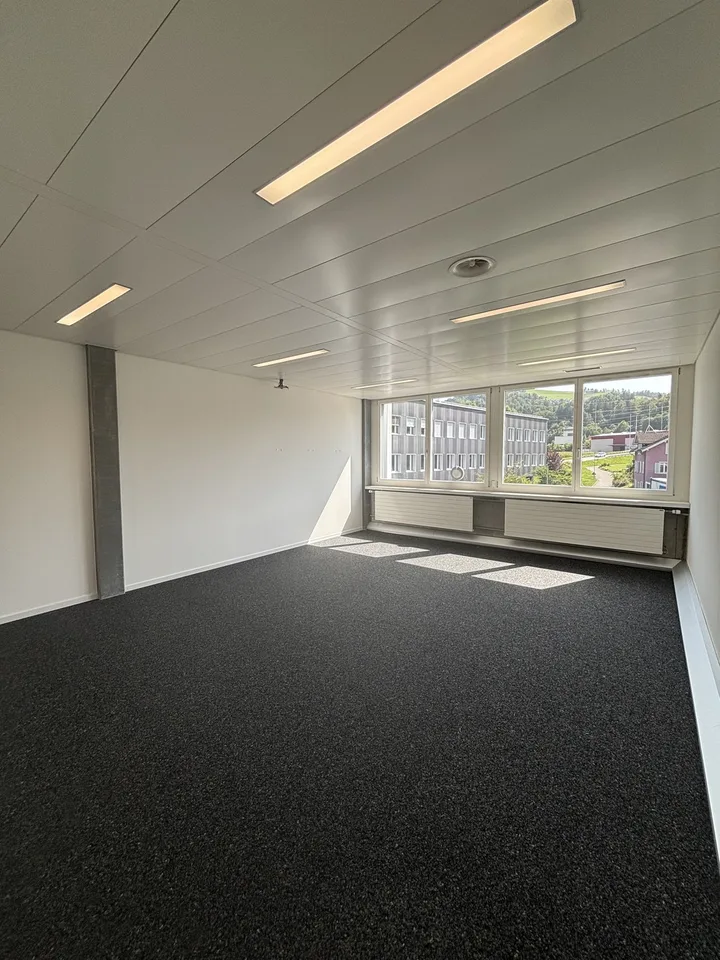Moderne Bürofläche mit Top-Anbindung – 384.2 m² im Minergie®-Standard – foto 22 di 24
