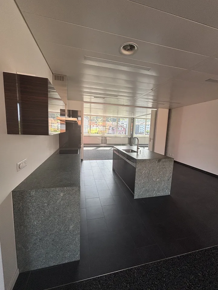 Moderne Bürofläche mit Top-Anbindung – 384.2 m² im Minergie®-Standard – foto 7 di 24