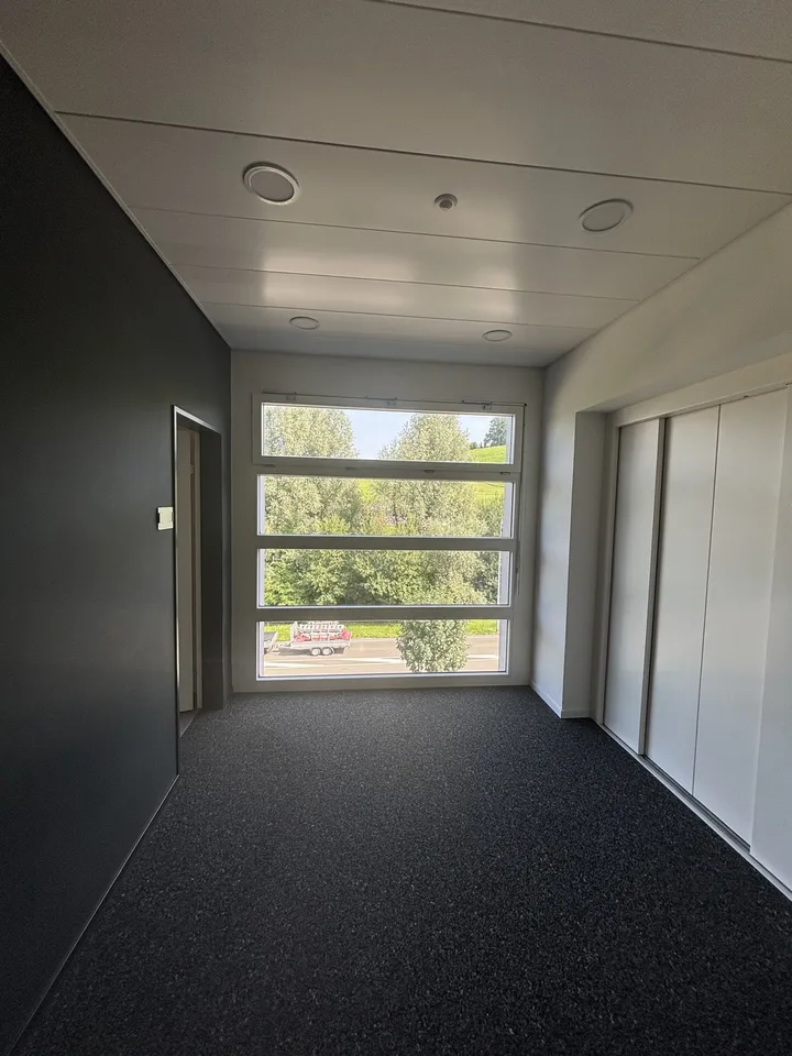 Moderne Bürofläche mit Top-Anbindung – 384.2 m² im Minergie®-Standard – foto 17 di 24