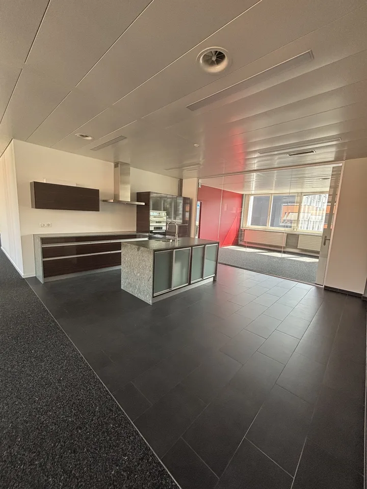 Moderne Bürofläche mit Top-Anbindung – 384.2 m² im Minergie®-Standard – foto 6 di 24