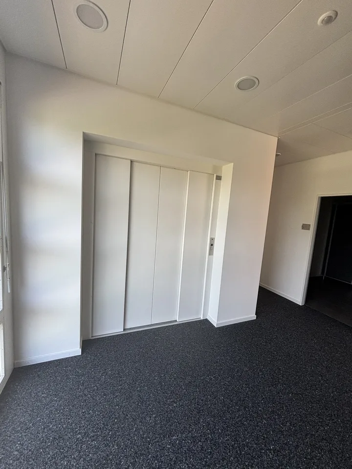 Moderne Bürofläche mit Top-Anbindung – 384.2 m² im Minergie®-Standard – foto 19 di 24