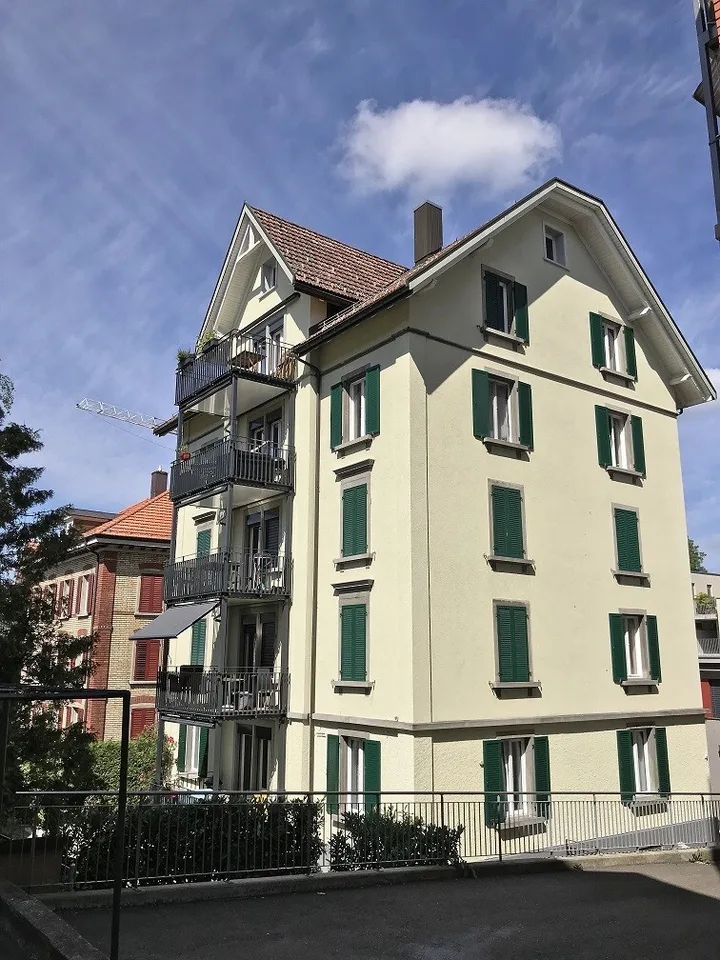 4-bedroom apartment for takeover.
