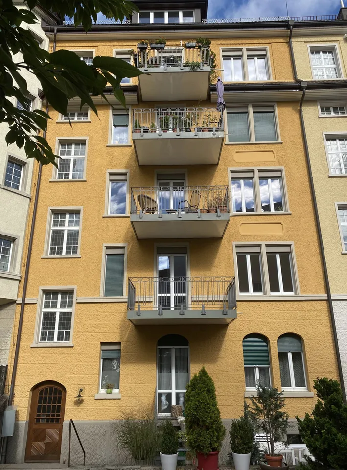 Charmante 3.5-Zimmer-Altbauwohnung mit 2 Balkon in St. Gallen