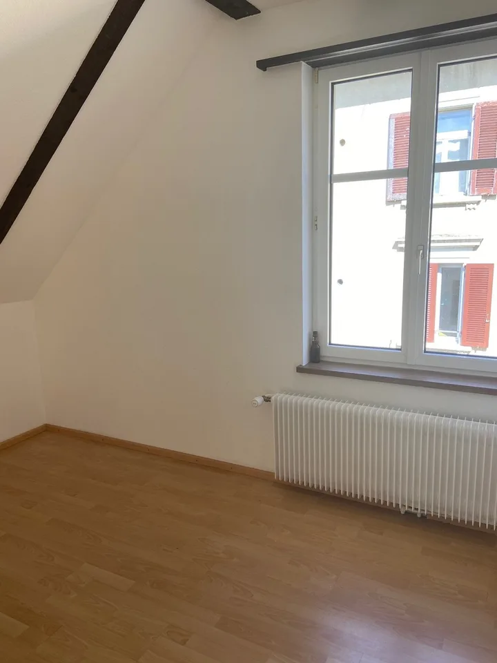 Grosszügige 4-Zimmer-Wohnung im 3. Obergeschoss zu vermieten – photo 13 sur 13