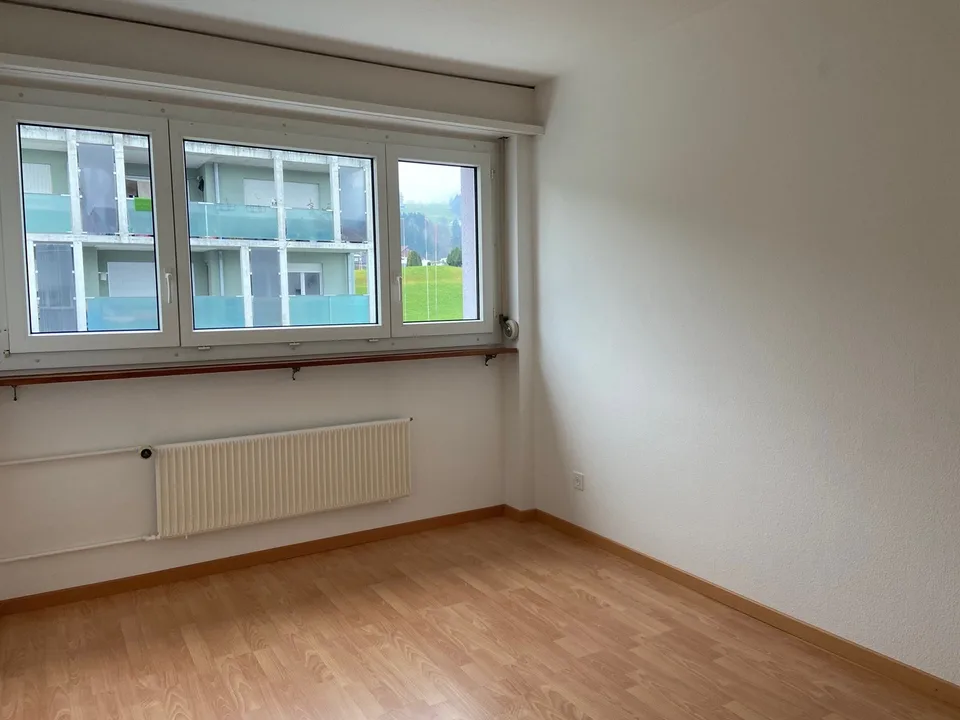 Sonnige 3,5-Zimmer-Wohnung mit grossem Balkon – Foto 9 von 10