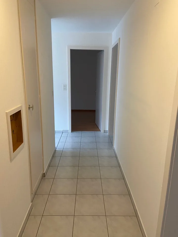 Sonnige 3,5-Zimmer-Wohnung mit grossem Balkon – Foto 7 von 10