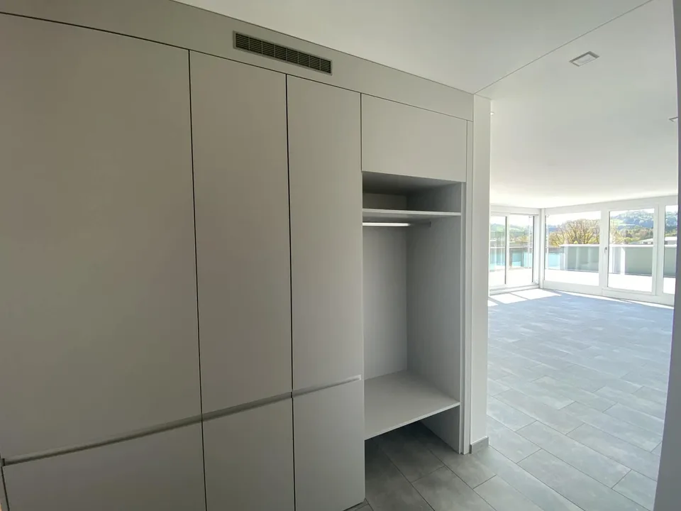 Attika-Wohnung mit grosser Terrasse und traumhaftem Säntisblick – Foto 6 von 12