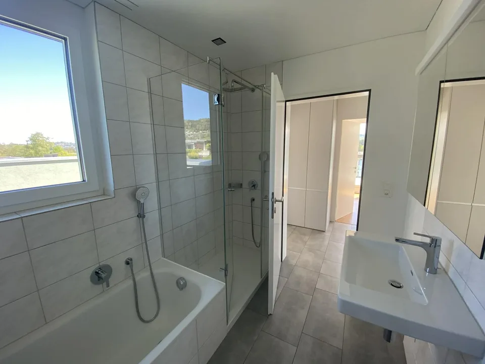 Attika-Wohnung mit grosser Terrasse und traumhaftem Säntisblick – Foto 11 von 12