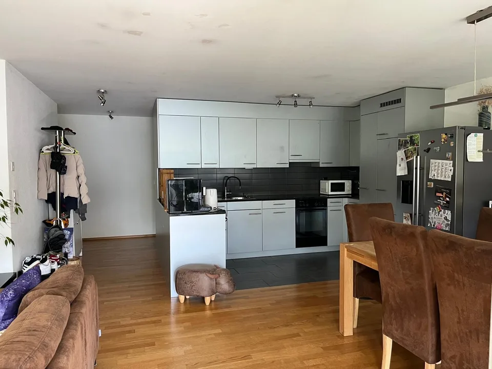 Helles 15 m²-Zimmer in 3er-WG, Wetzikon, 5 Min. zum Bahnhof