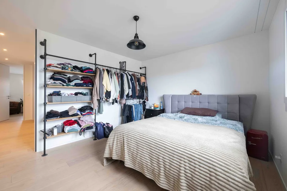 Helles WG-Zimmer in traumhafter Attikawohnung mit Whirlpool, Billiardtisch & Homekino