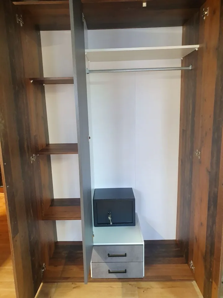Einzelzimmer möbeliert, all inclusive, KEINE Sozialbezüger!