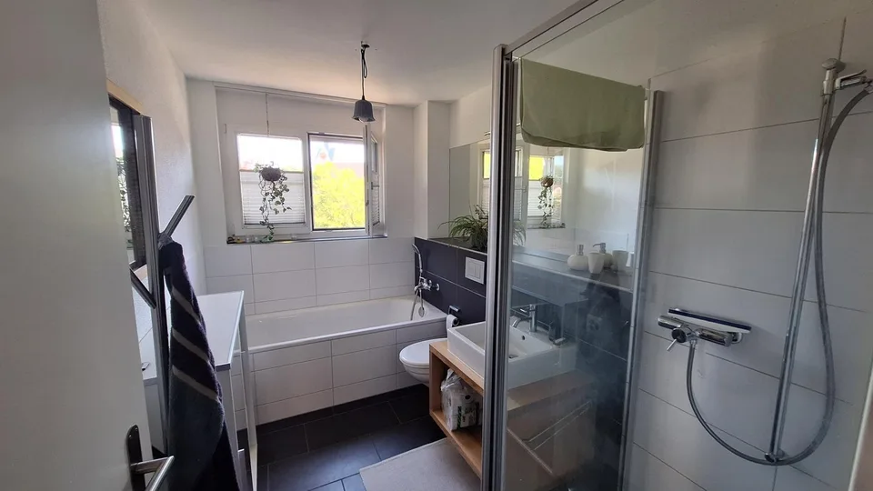Untermieter*in für vollmöblierte 3.5 Zimmer Wohnung in Buch am Irchel gesucht