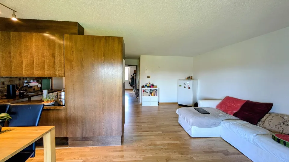 Charmante möblierte 2-Zimmerwohnung mit Balkon – befristet für 3–4 Jahre