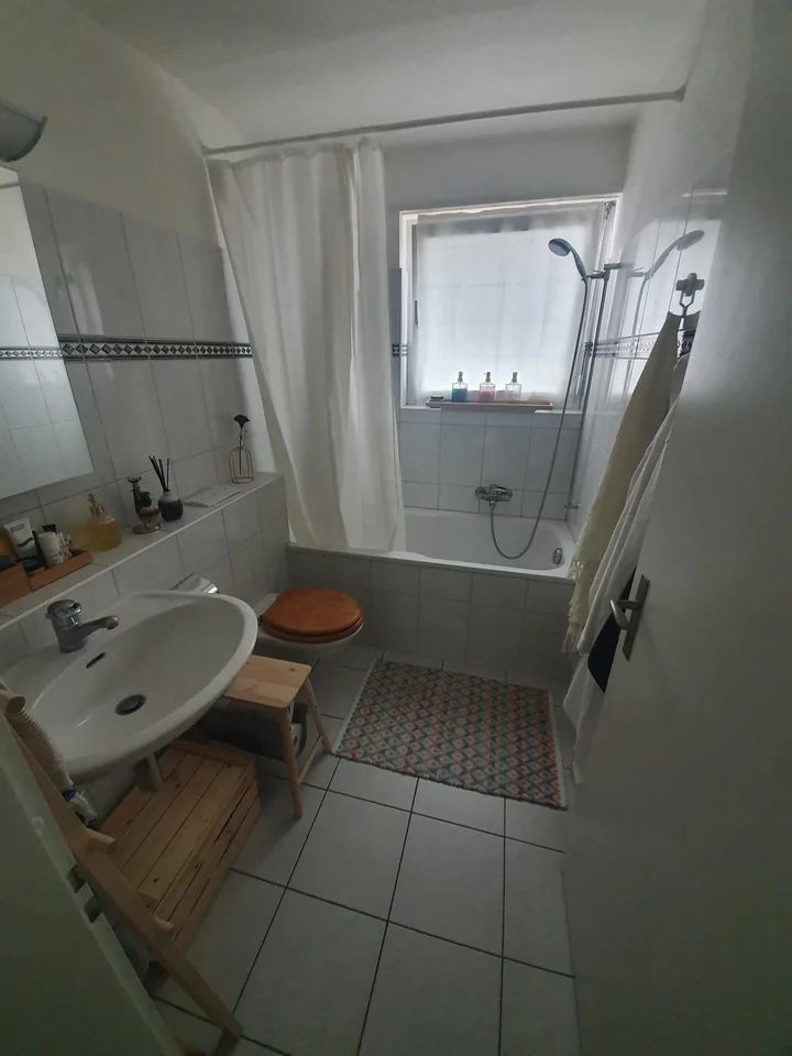 2er WG in einer 3 Zimmer Wohung