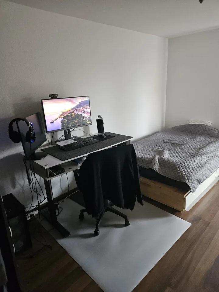 WG Zimmer mit Balkon am Bach