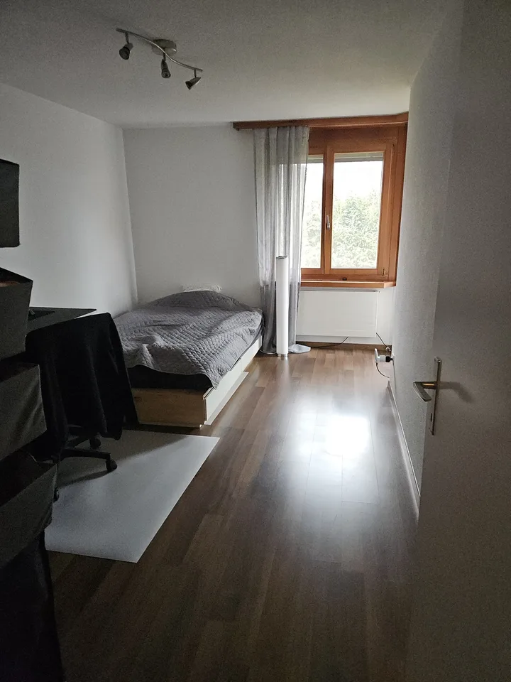 WG Zimmer mit Balkon am Bach