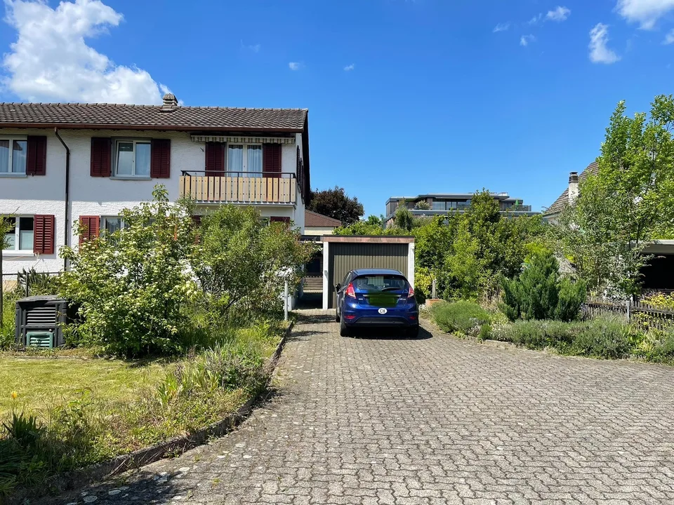 3.5 Zi. Reiheneckhaus mit Garten 8424 Embrach