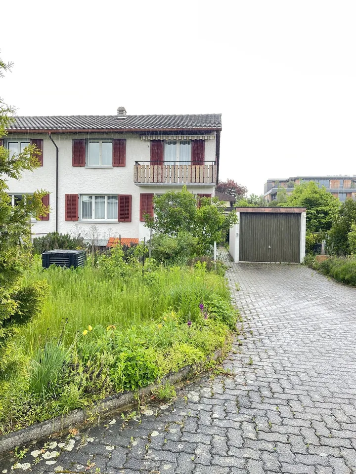 3.5 Zi. Reiheneckhaus mit Garten 8424 Embrach