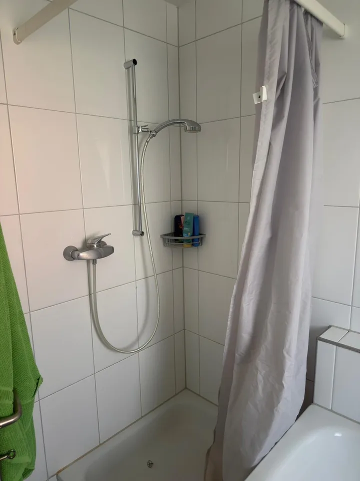 Zwei helle Zimmer in einer gemütlichen WG