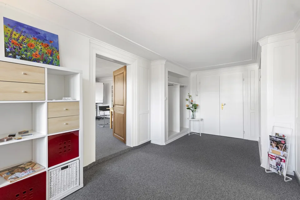 Attraktives Büro im 2. Obergeschoss an zentraler Lage in Wetzikon zu vermieten