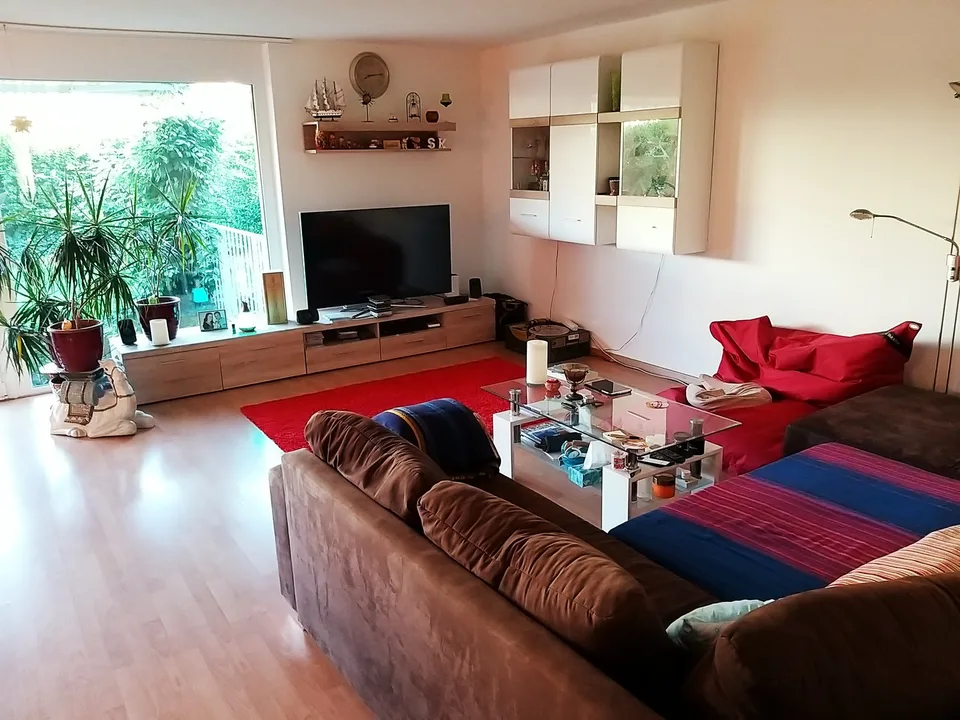 Möbliertes WG-/ Pendlerzimmer Nähe ZRH ✈️ zu vermieten