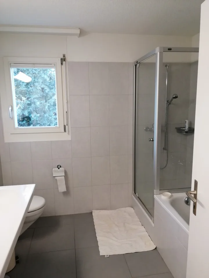 5.5-Zimmer-Einfamilienhaus mit Garten und Doppelgarage zu vermieten