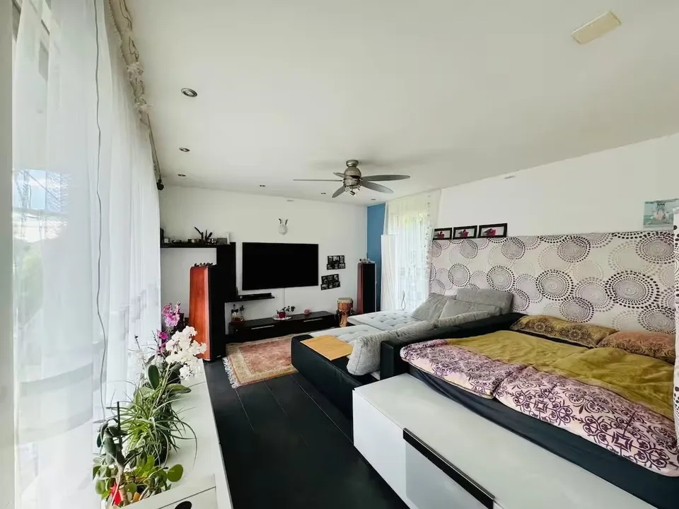 Möblierte 2.5-Zi.-Wohnung (70 m²) mit riesiger 150 m² Terrasse & Whirlpool – Zwischenmiete 15.03. bis 31.08. (alles inkl)