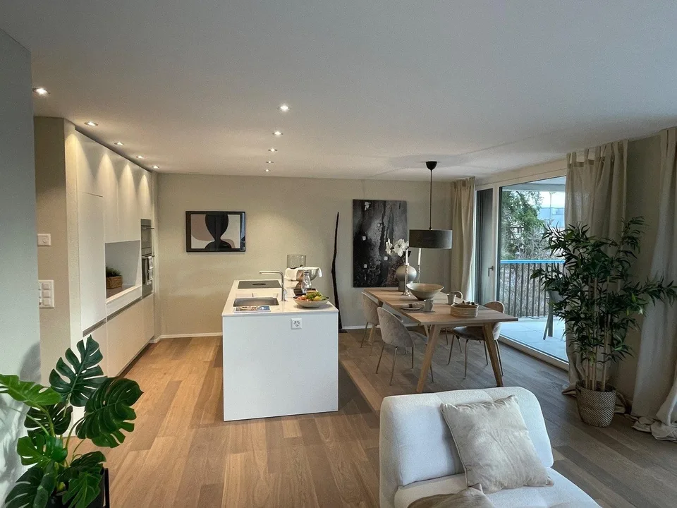 Neubau-Zimmer (13,5 m²) zu vermieten in einer grossen 99 m² 2-Personen-WG in Kloten