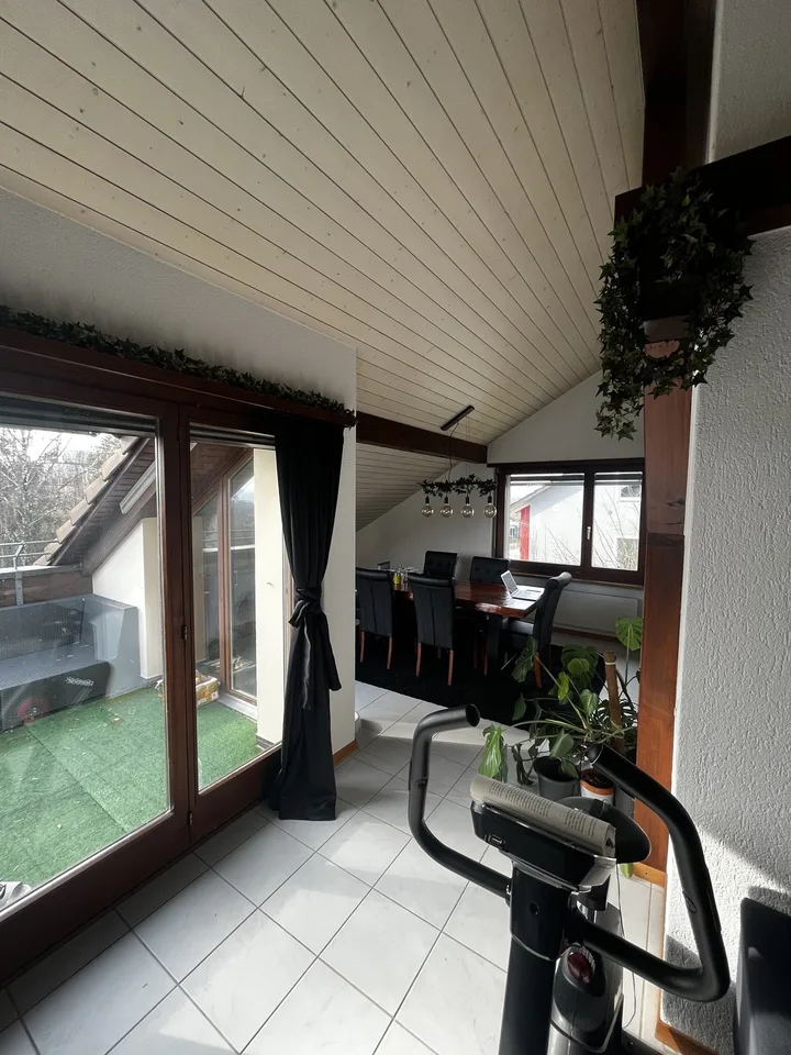 WG Zimmer in grosser schöner Wohnung