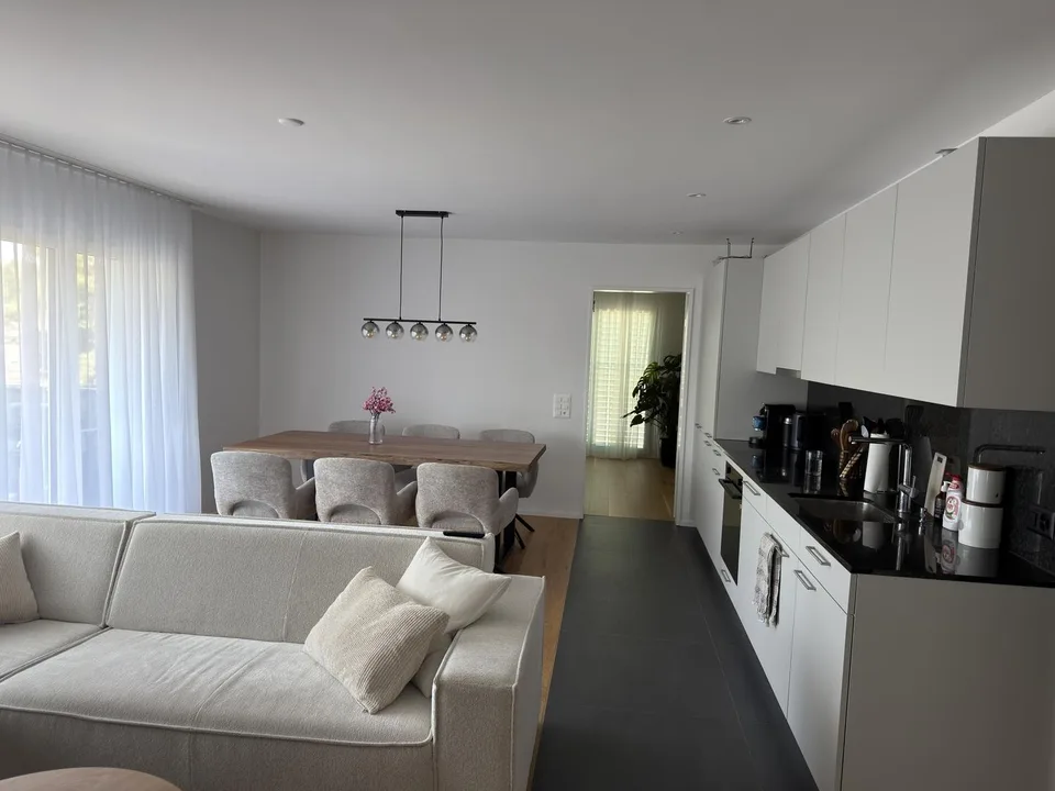 Moderne 3.5-Zimmer-Neubauwohnung inkl. NK und Doppelparkplatz in Nürensdorf