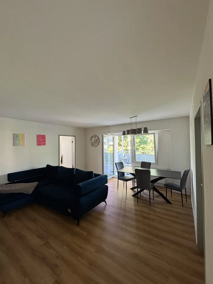 Moderne 3.5-Zimmer-Wohnung mit Balkon in Kloten