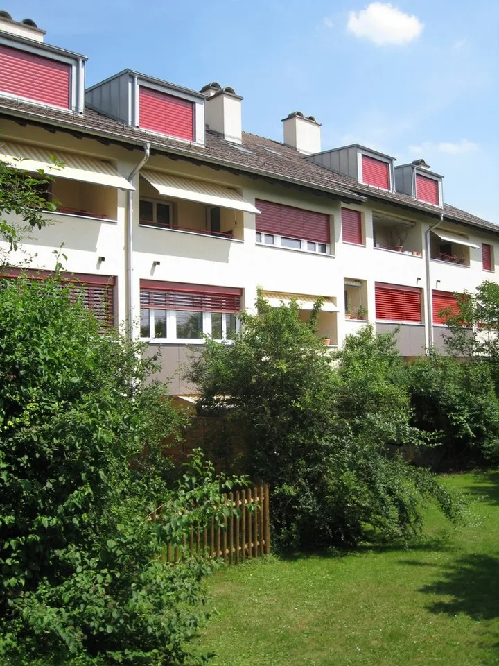 Ihr geschützter Motorradplatz in der Garage