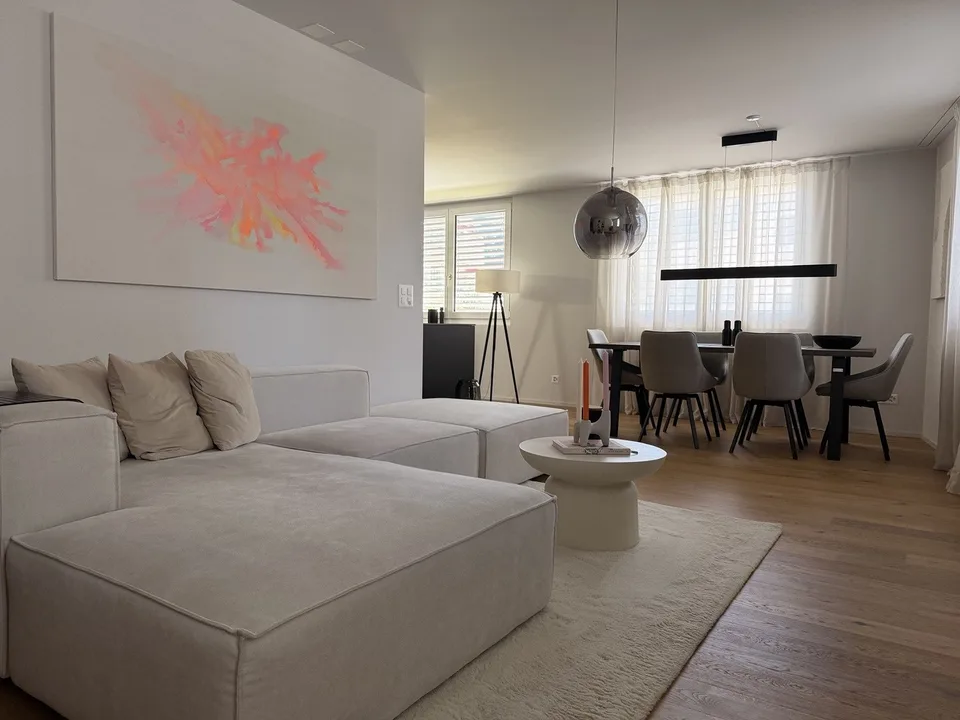 Moderne Neubauwohnung im Eigentumsstandard (3.5 Zimmer)
