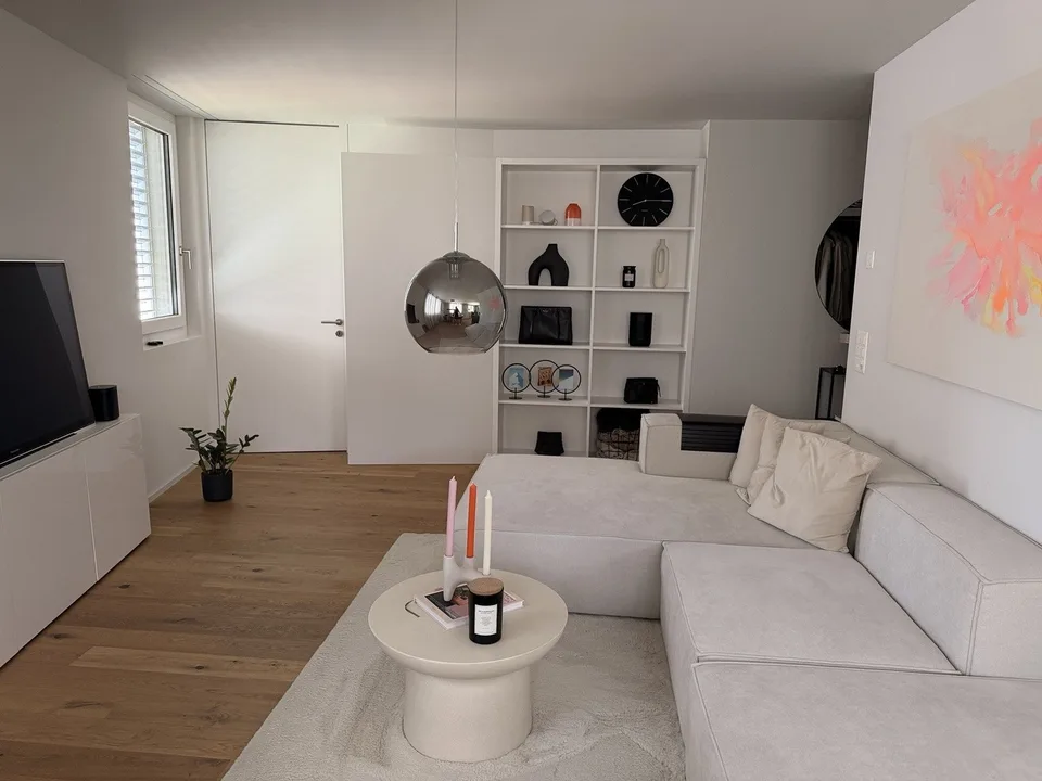 Moderne Neubauwohnung im Eigentumsstandard (3.5 Zimmer)