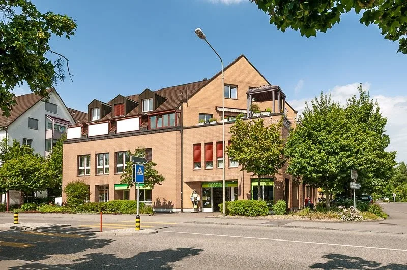 Büro-/ Praxisräumlichkeiten nur 10 Gehminuten vom Bahnhof!