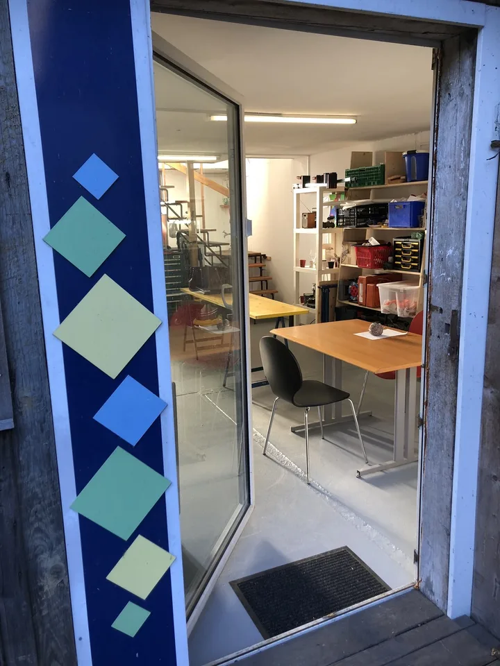 Werkstatt / Atelier mit Lagerraum und eine Art von Büro