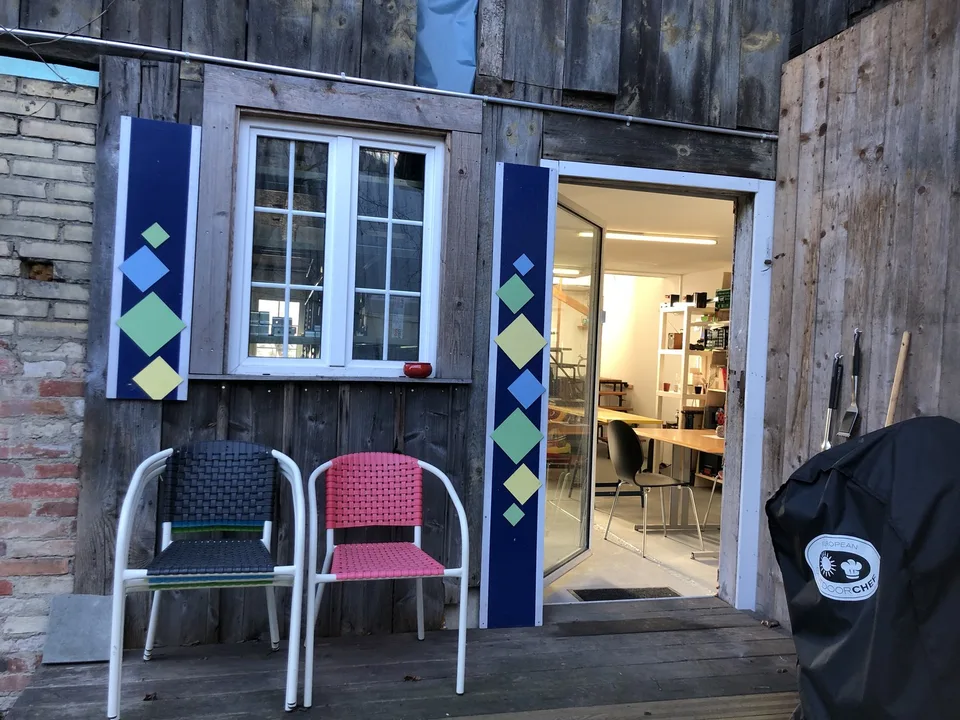 Werkstatt / Atelier mit Lagerraum und eine Art von Büro