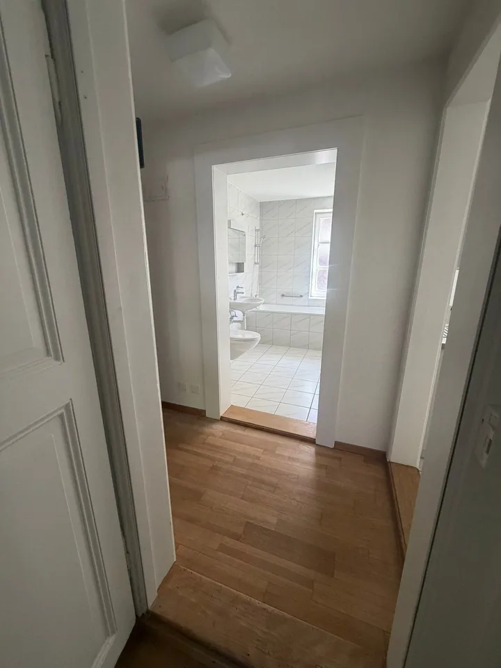 Charmante 2.5-Zimmer-Wohnung an bester Lage – nur 1 Gehminute vom Bahnhof