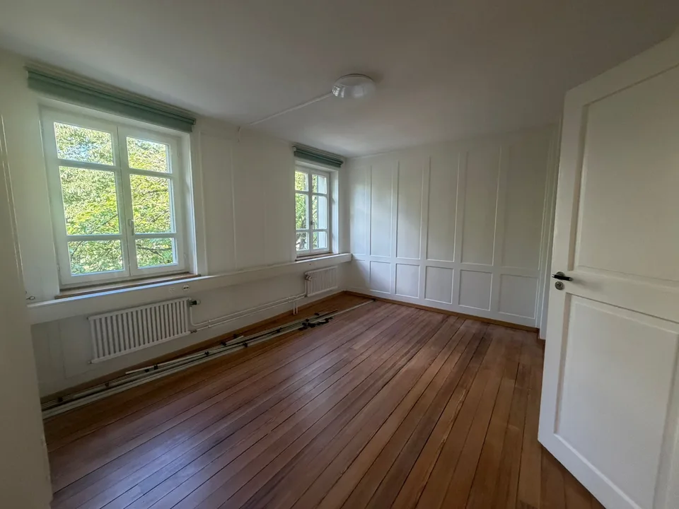 Charmante 2.5-Zimmer-Wohnung an bester Lage – nur 1 Gehminute vom Bahnhof