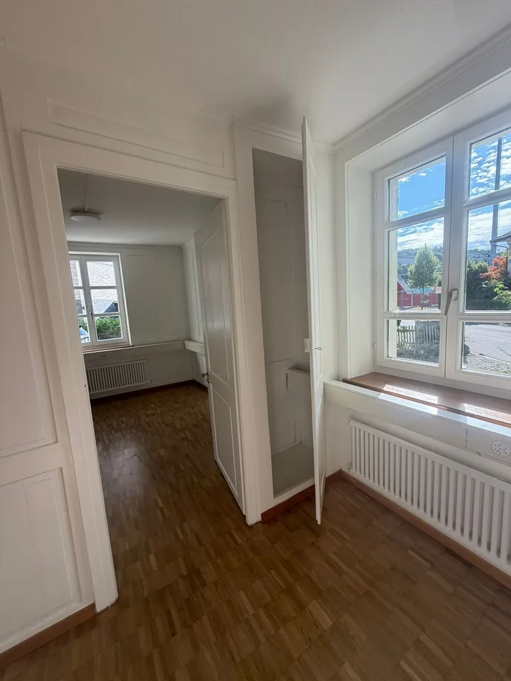 Charmante 2.5-Zimmer-Wohnung an bester Lage – nur 1 Gehminute vom Bahnhof