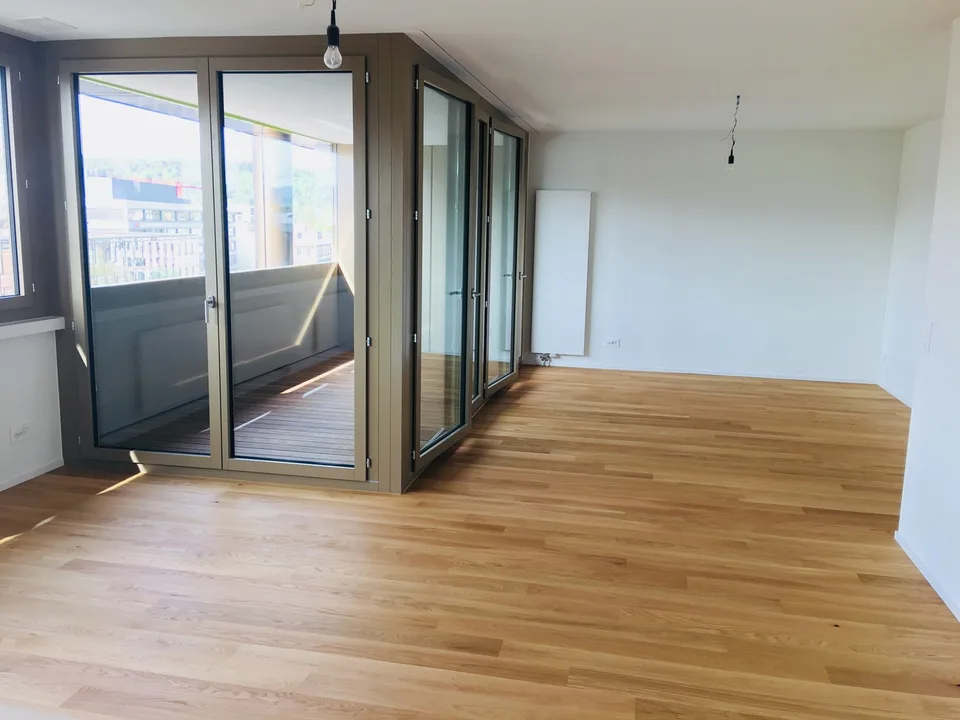 Schöne, moderne 4 ZW Maisonette-Wohnung im Zentrum Neuwiesen