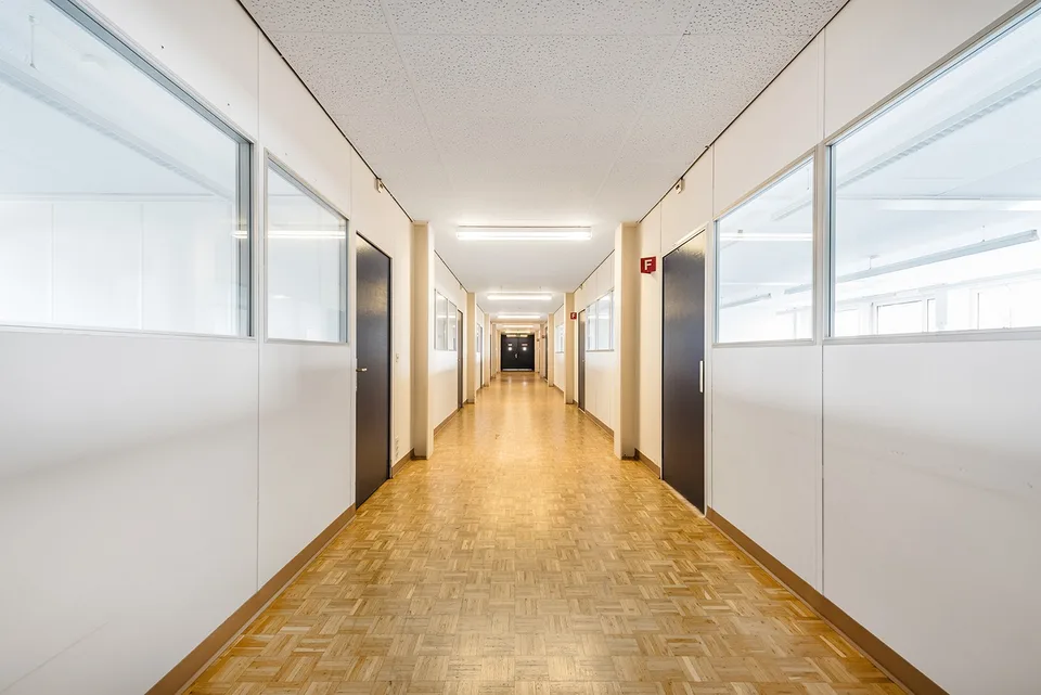 Flexible Büro- und Gewerbeflächen ab 814 m² in Winterthur – kombinierbar mit Werkstatt – photo 6 sur 12