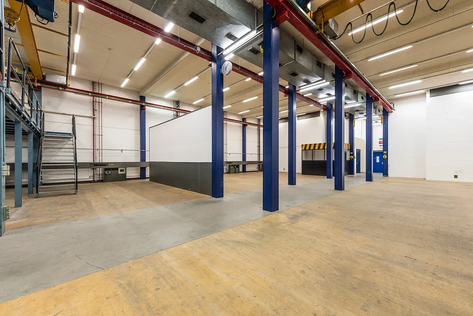 Grosszügige Werkstatt-/Produktionsflächen in Winterthur – photo 9 sur 10