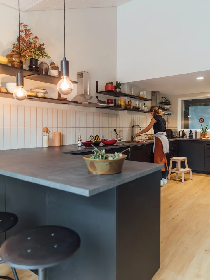 TomoDomo Coliving : Möbliertes Zimmer | Vuelo (Zürich-Kloten)
