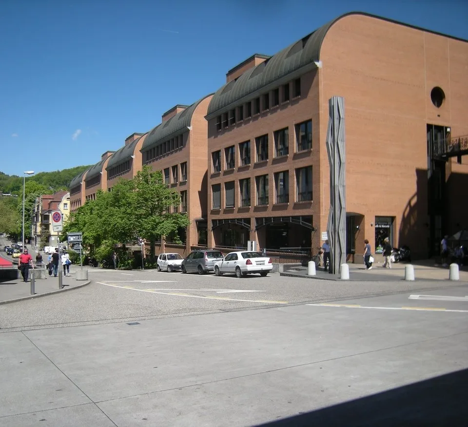 Einstellplatz im Zentrum von Baden zu vermieten!