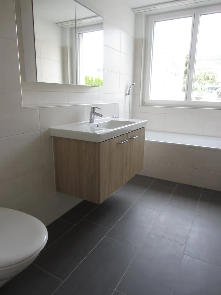 Helle 3.5-Zimmer-Wohnung mit Balkon in Oberweningen