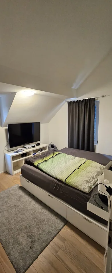 Ruhige 3er-WG im Haus – fast eigenes Obergeschoss mit zwei Zimmern, Ankleidezimmer & viel Privatsphäre (Turgi)